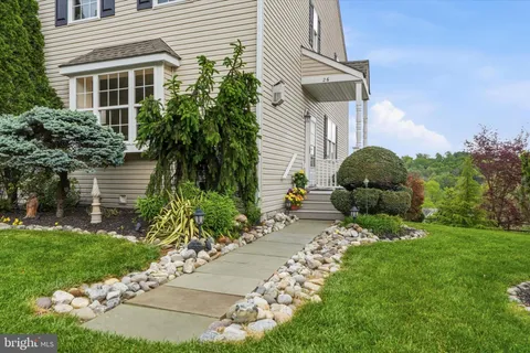 $449,000 | 26 Linda Lane, Aston, PA 19014