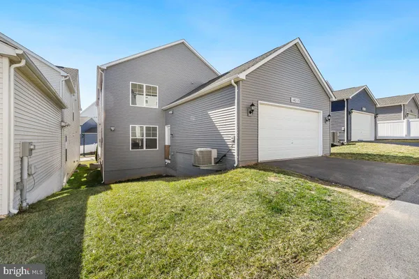 $1,019,900 | 14213 Dowitcher Way, Clarksburg, MD 20871