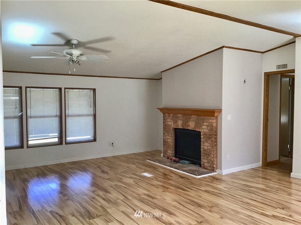 32917 Locke Road Roy, WA 98580 - Photo 3 of 25 Gallery Image 3