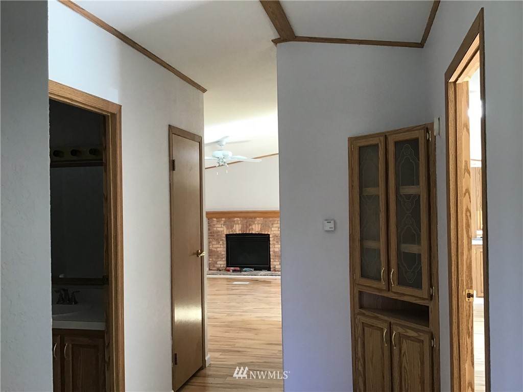 32917 Locke Road Roy, WA 98580 - Photo 9 of 25 Gallery Image 9