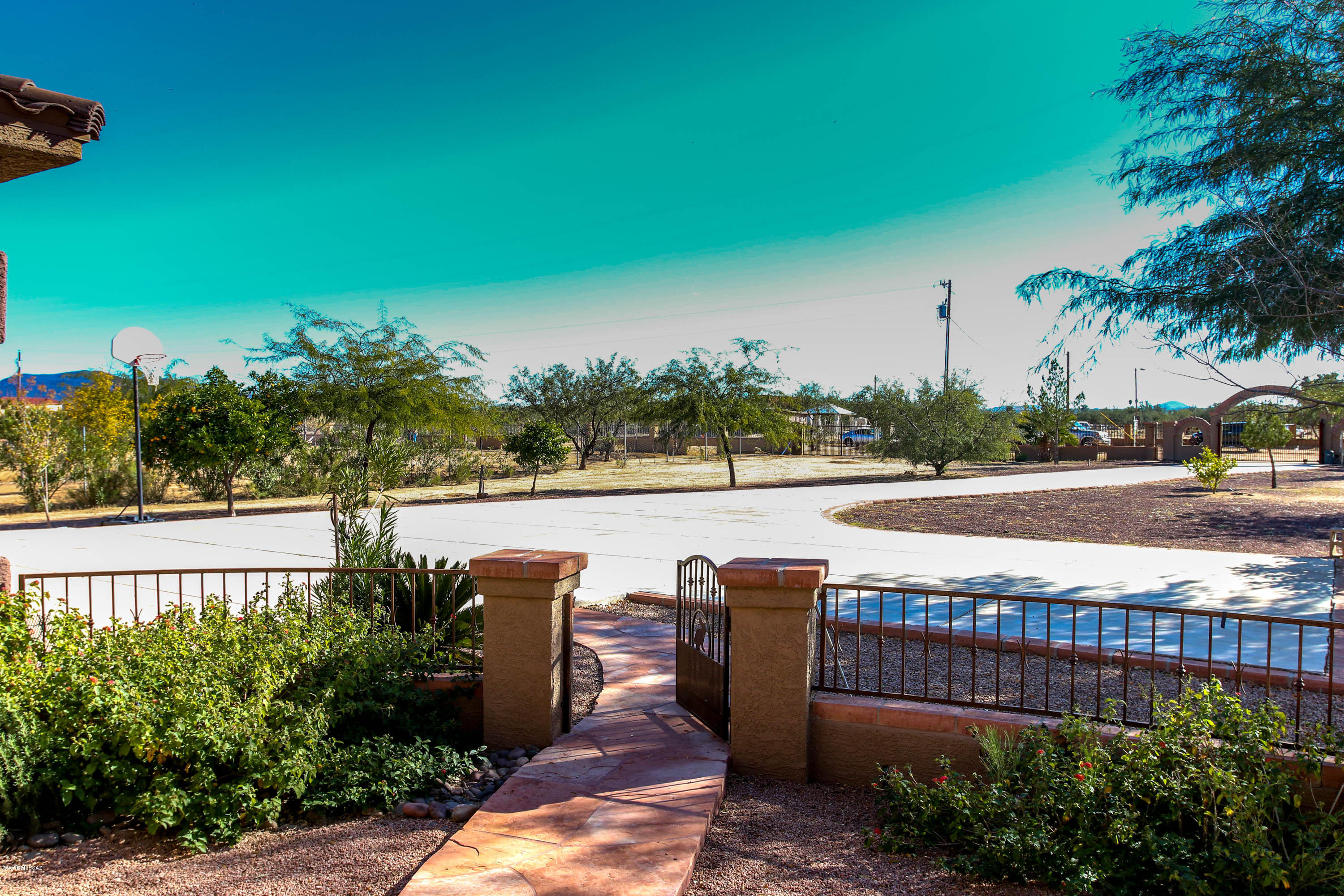 7572 West Velo Road Tucson, AZ 85757 - Photo 7 of 38 Gallery Image 7