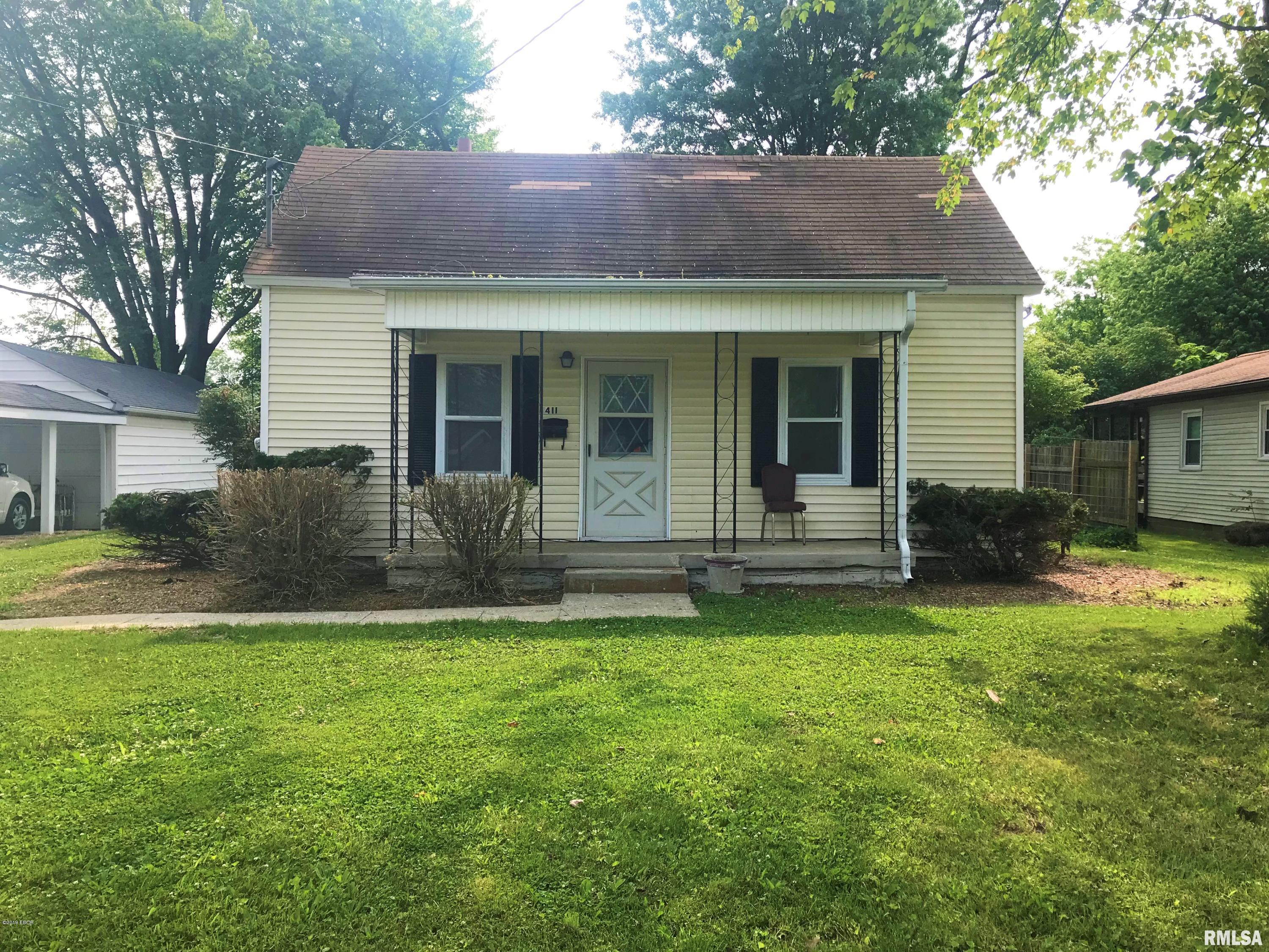411 South Locust Street Flora, IL 62839 - Photo 1 of 30 Gallery Image 1