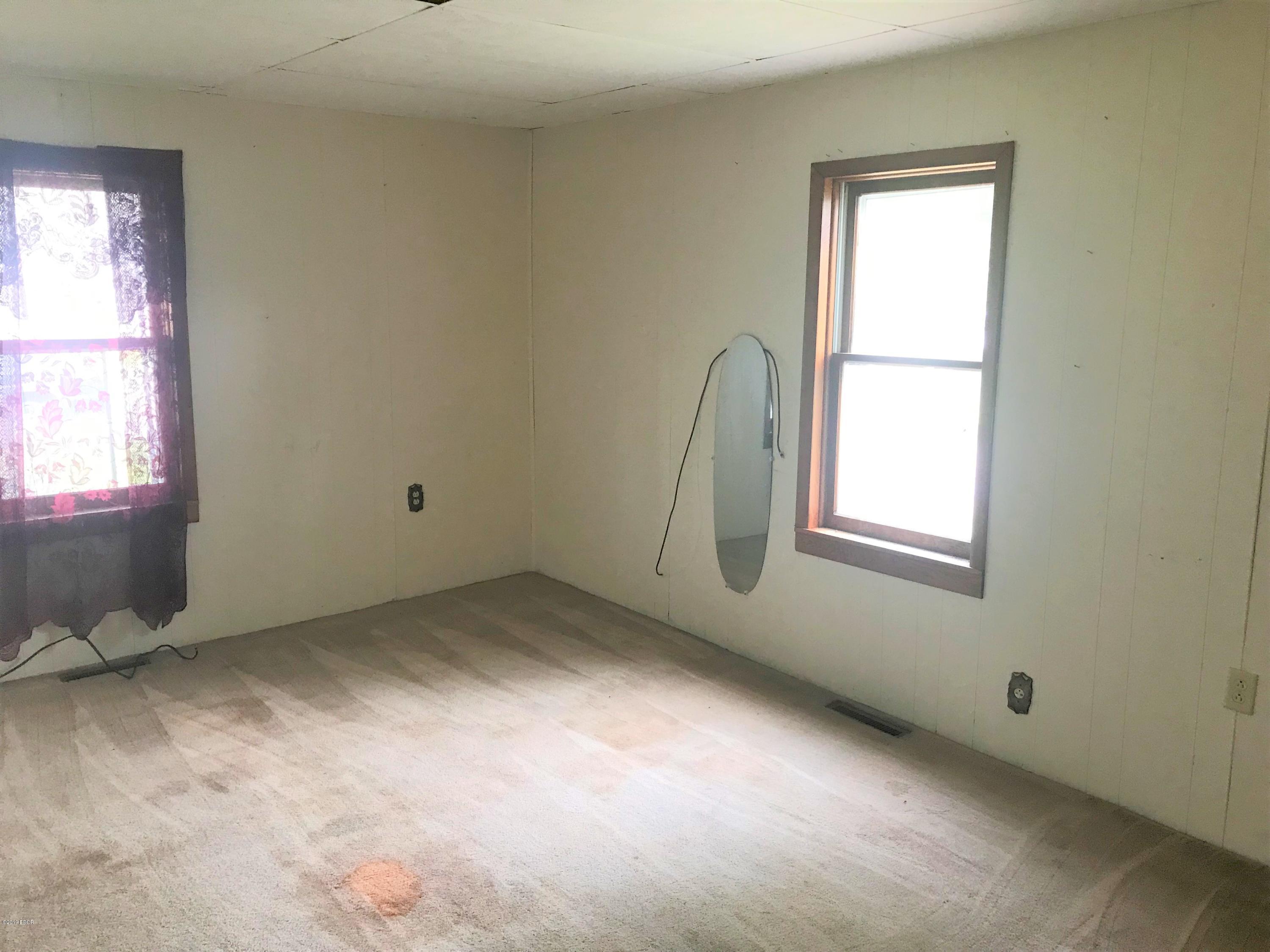 411 South Locust Street Flora, IL 62839 - Photo 15 of 30 Gallery Image 15