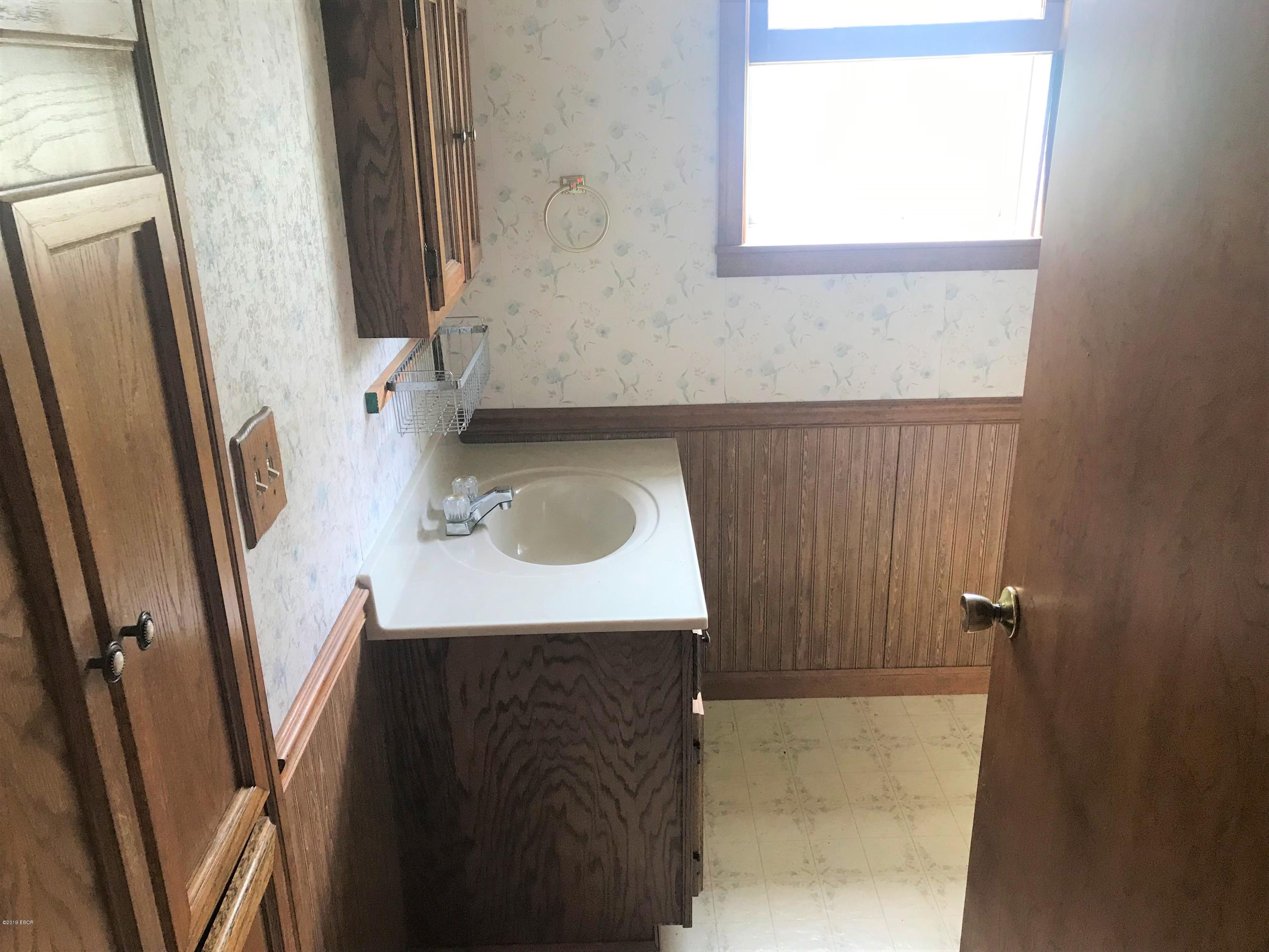 411 South Locust Street Flora, IL 62839 - Photo 20 of 30 Gallery Image 20