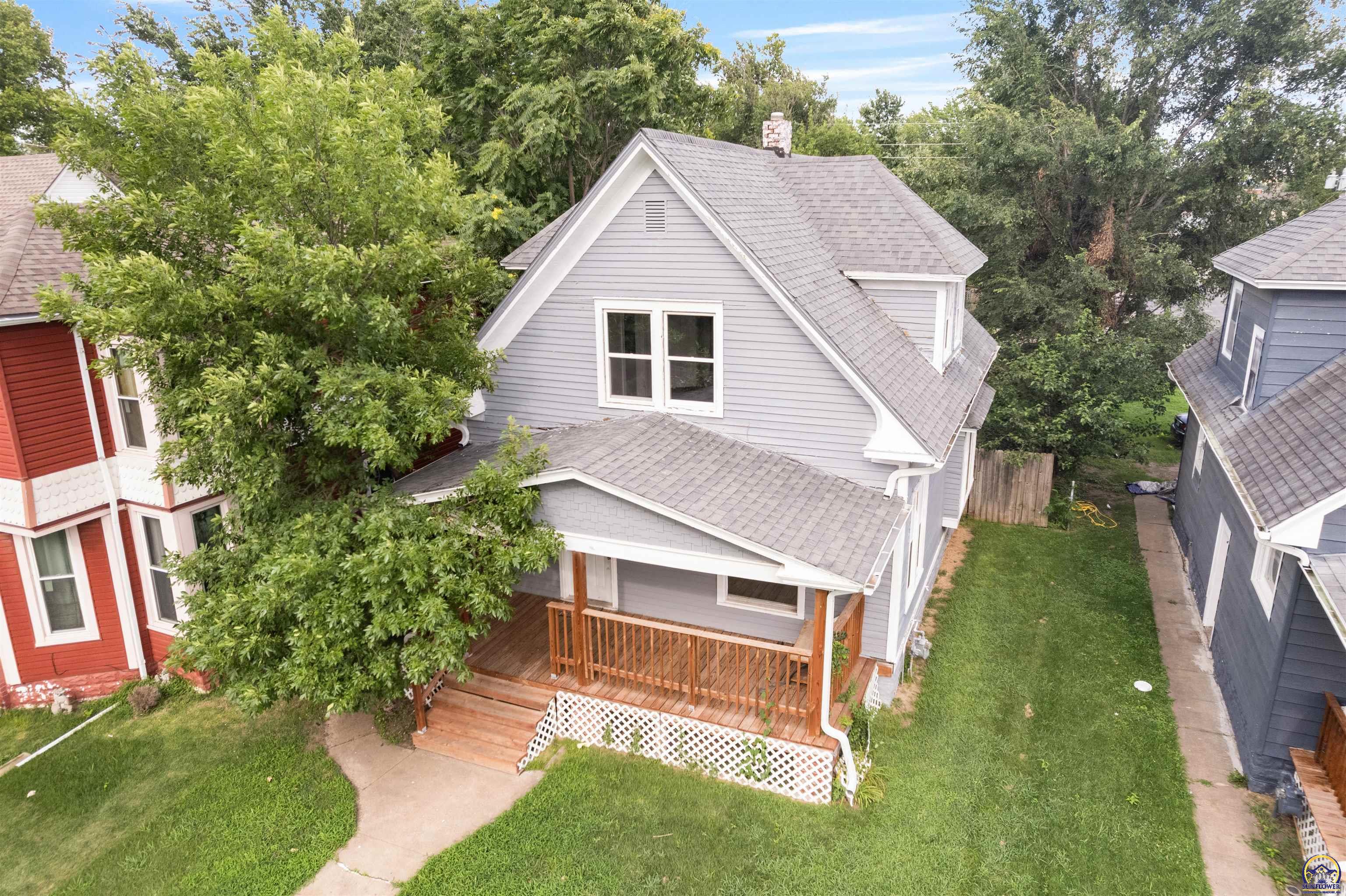 518 Southwest Lane Street Topeka, KS 66606 - Photo 8 of 56