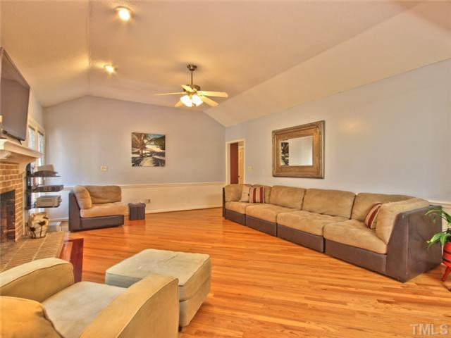 10224 Bushveld Lane Raleigh, NC 27613 - Photo 3 of 25 Den/Family/Great Room