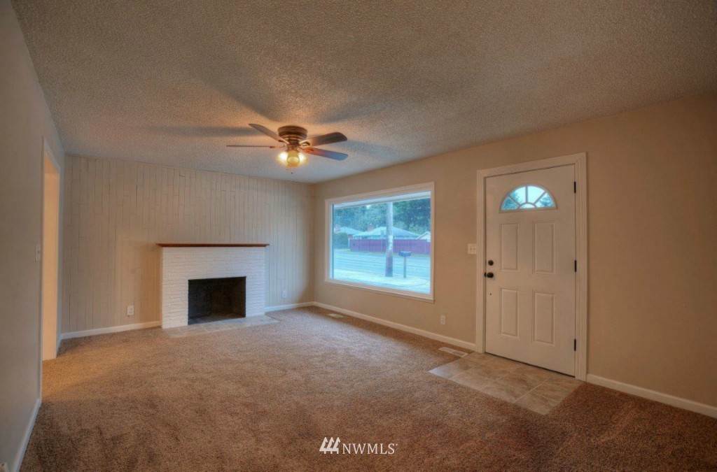 8207 Custer Road Southwest Lakewood, WA 98499 - Photo 2 of 14