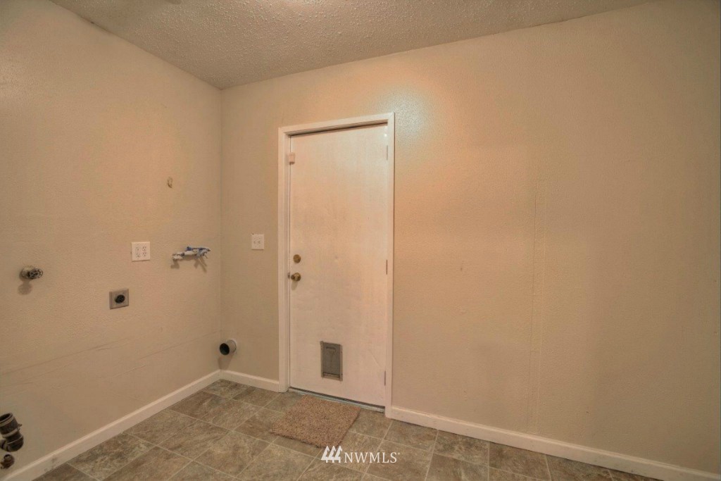 8207 Custer Road Southwest Lakewood, WA 98499 - Photo 11 of 14