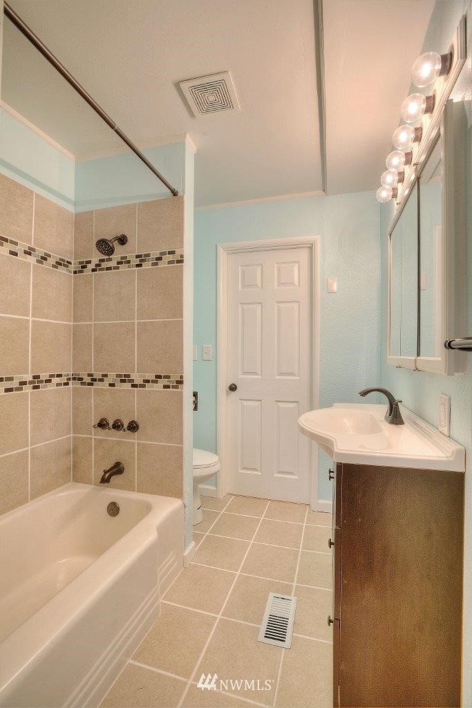8207 Custer Road Southwest Lakewood, WA 98499 - Photo 8 of 14