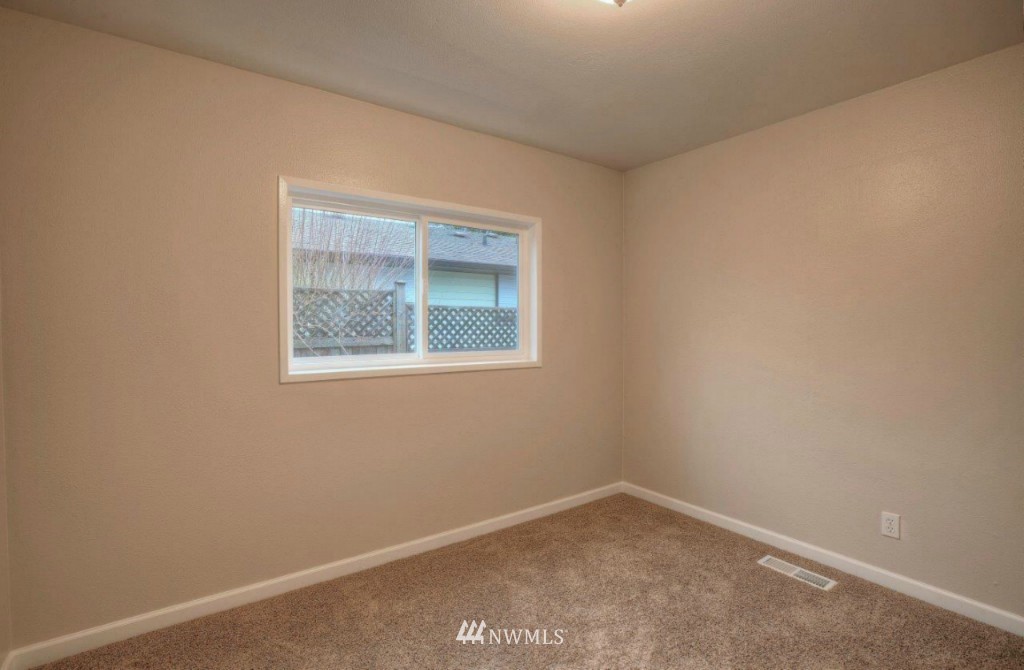 8207 Custer Road Southwest Lakewood, WA 98499 - Photo 10 of 14