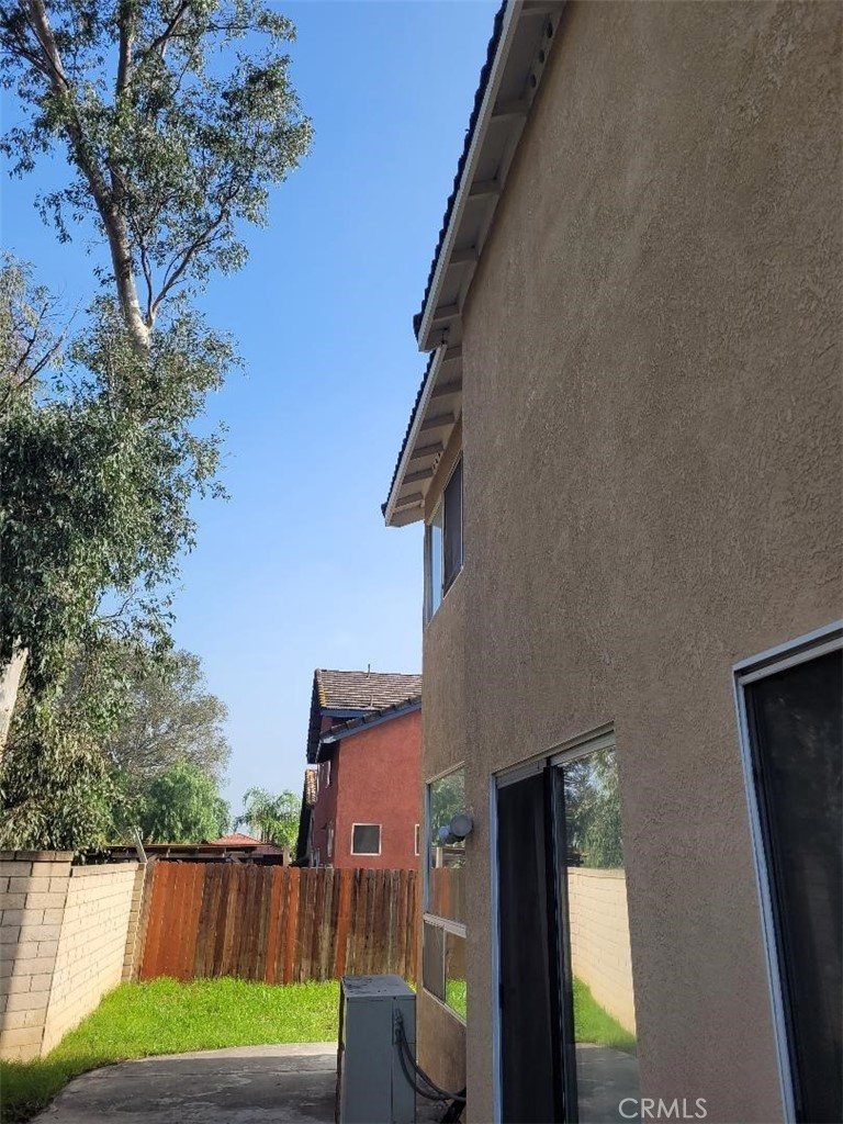 866 Homestead Road Corona, CA 92878 - Photo 15 of 15 a street sign on a small yard