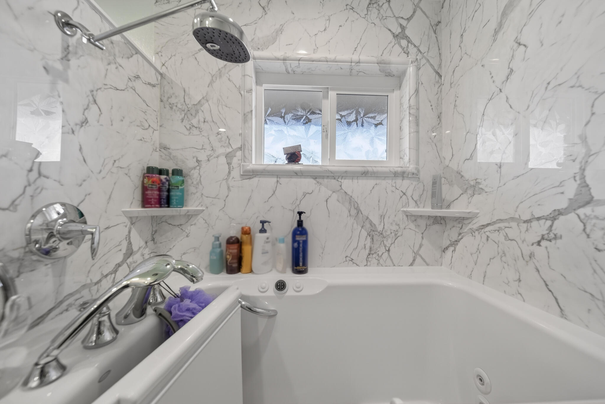 3605 Tamarack Drive Redding, CA 96003 - Photo 20 of 49 a bathroom with a tub sink vanity and mirror