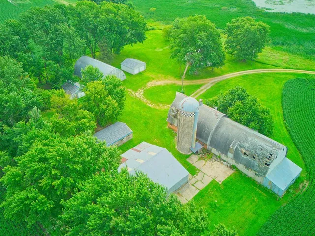 $824,900 | 10864 117th Street Southwest, Winsted, MN 55395