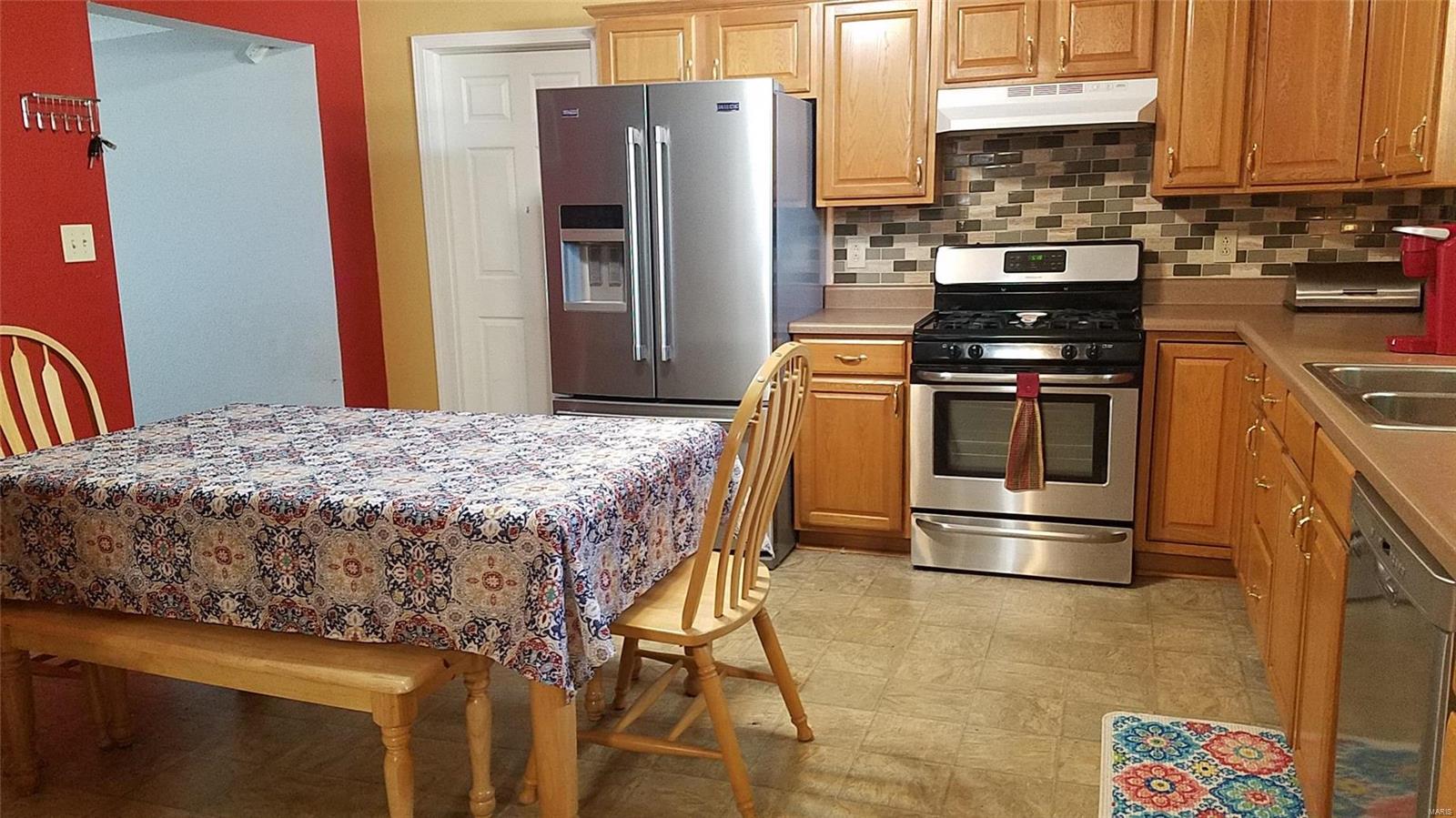 113 Sarah Street Troy, IL 62294 - Photo 4 of 17