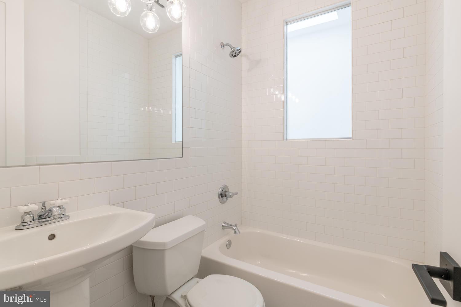 46 R Street Northwest Washington, DC 20001 - Photo 8 of 26