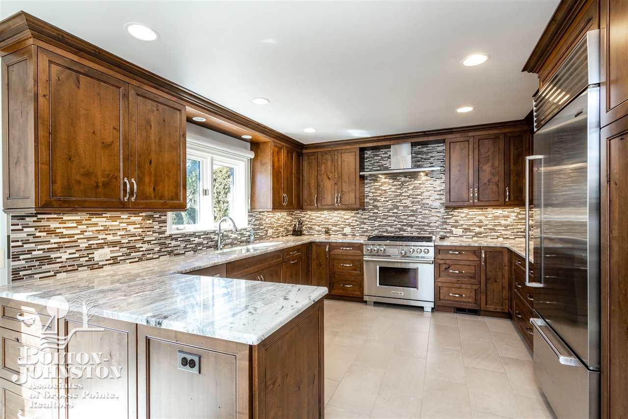 53 Stonehurst Road Grosse Pointe Shores, MI 48236 - Photo 4 of 71