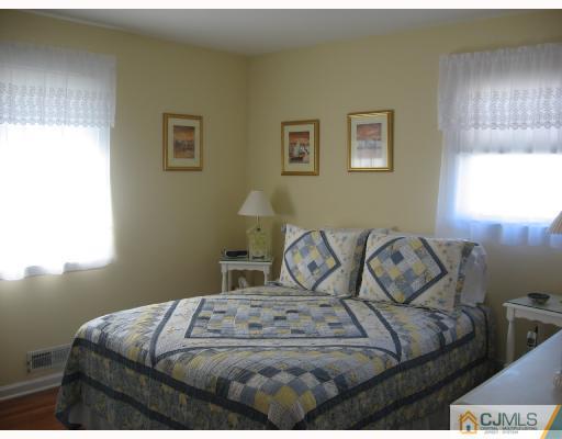 72 Hilliard Road Old Bridge, NJ 08857 - Photo 5 of 10 Gallery Image 5