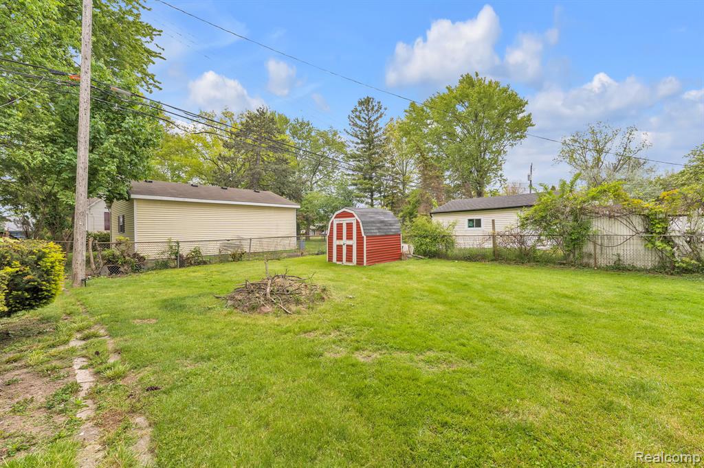 11063 Jackson Street Taylor, MI 48180 - Photo 4 of 21
