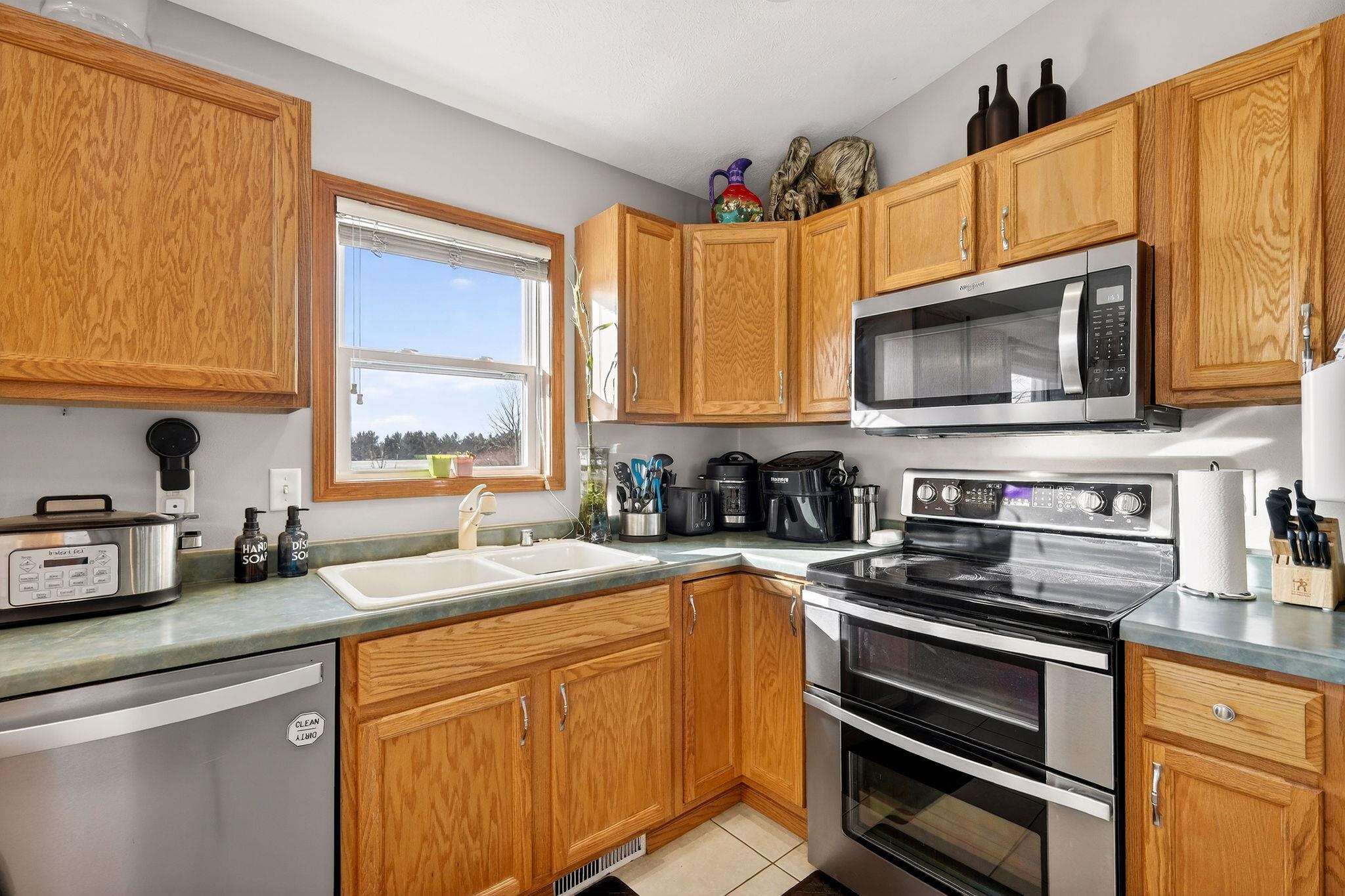 339 2nd Street Brooklyn, WI 53521 - Photo 16 of 54