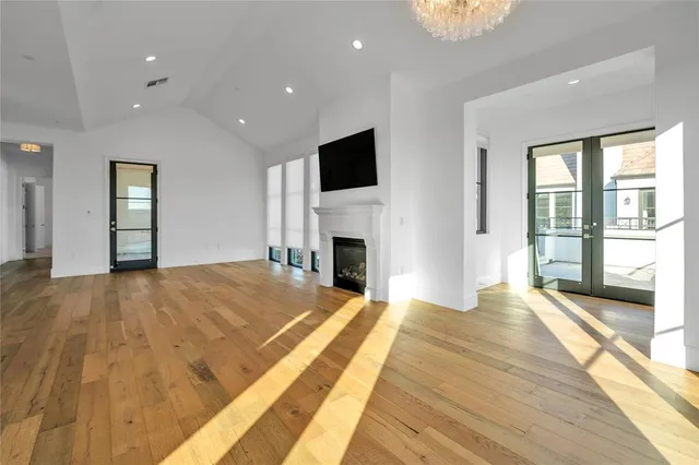 $5,900 | 5270 Town And Country Boulevard, Unit 302, Frisco, TX 75034