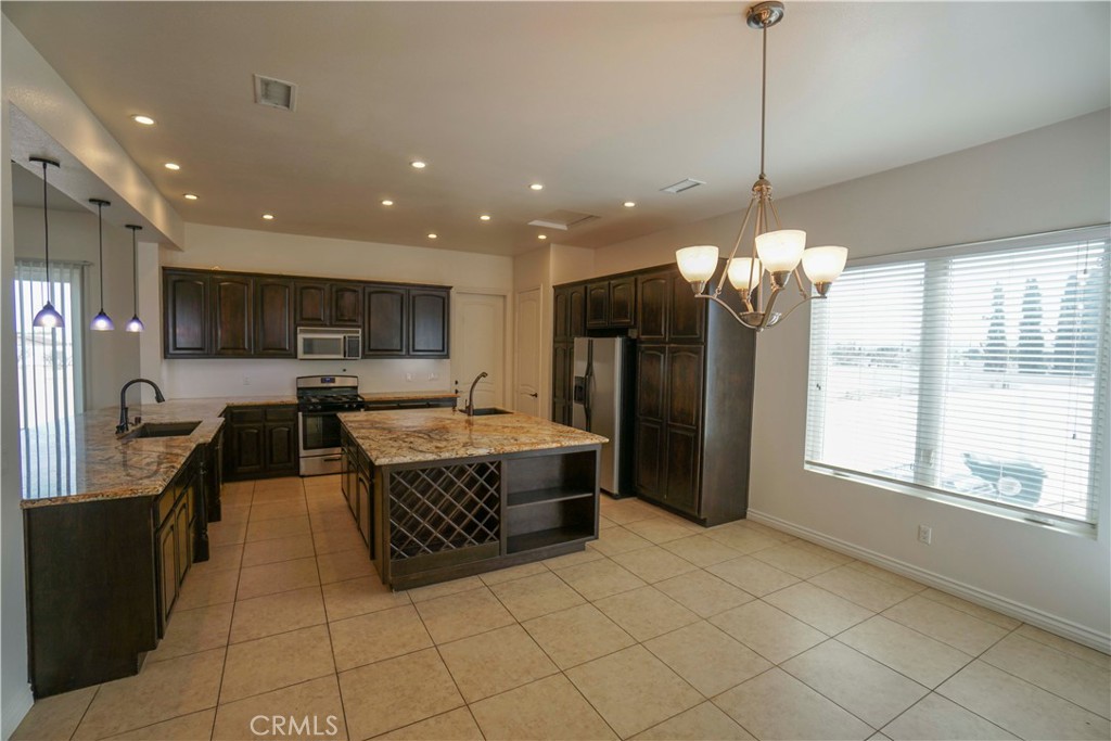 14042 Estero Road Victorville, CA 92392 - Photo 17 of 51