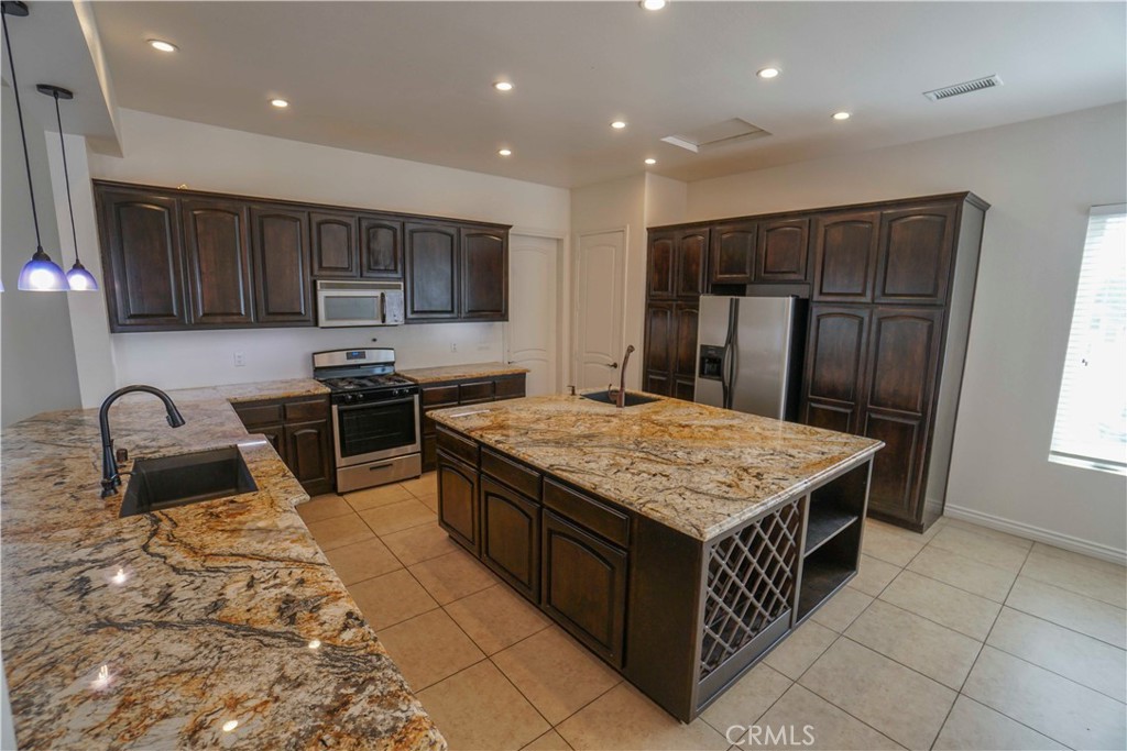 14042 Estero Road Victorville, CA 92392 - Photo 20 of 51