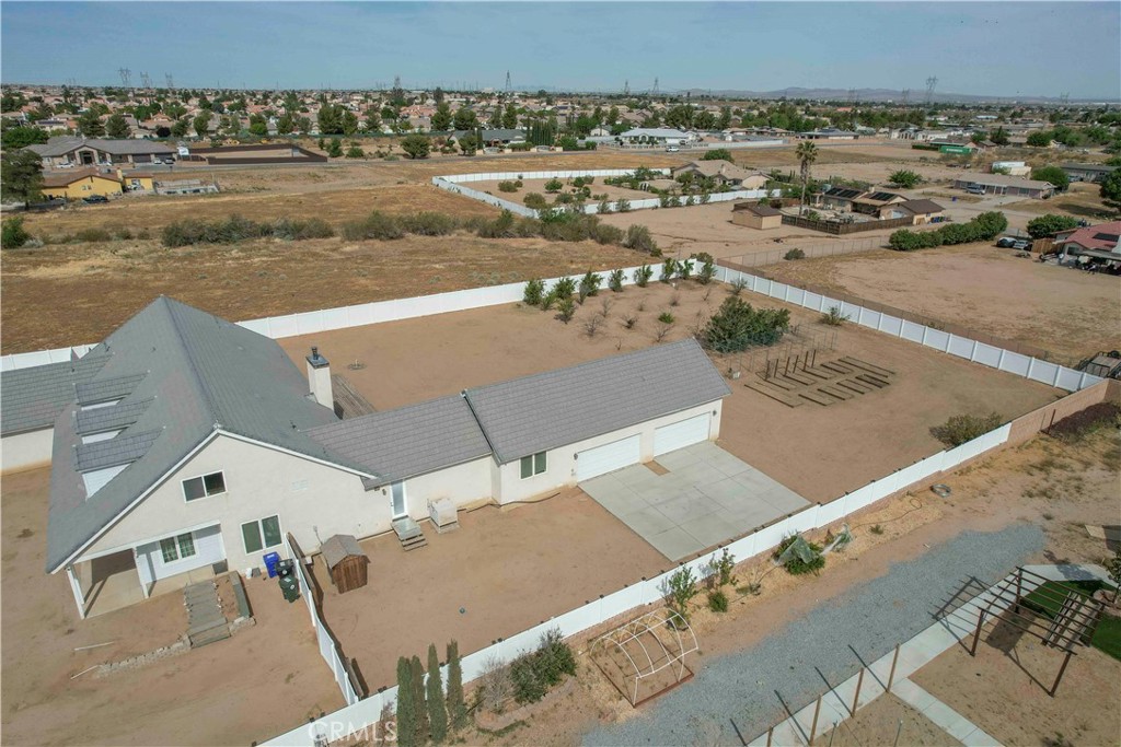 14042 Estero Road Victorville, CA 92392 - Photo 4 of 51