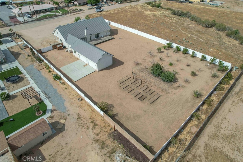 14042 Estero Road Victorville, CA 92392 - Photo 6 of 51