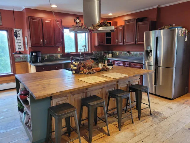 $495,000 | 820 Farr Road, St. Johnsbury, VT 05819