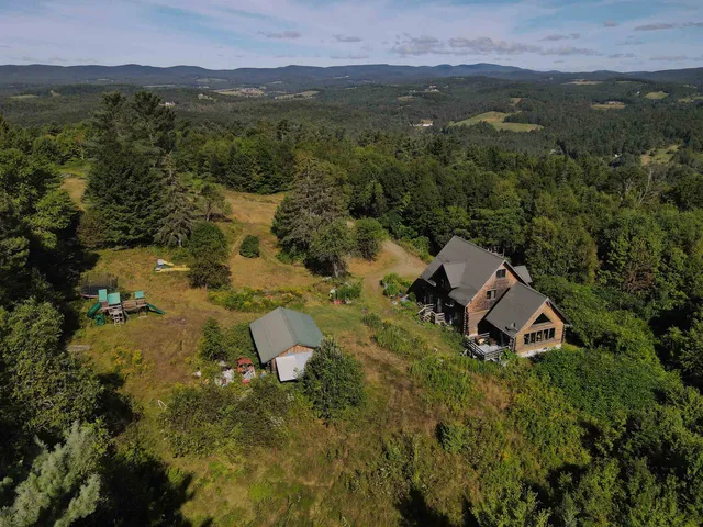 $495,000 | 820 Farr Road, St. Johnsbury, VT 05819