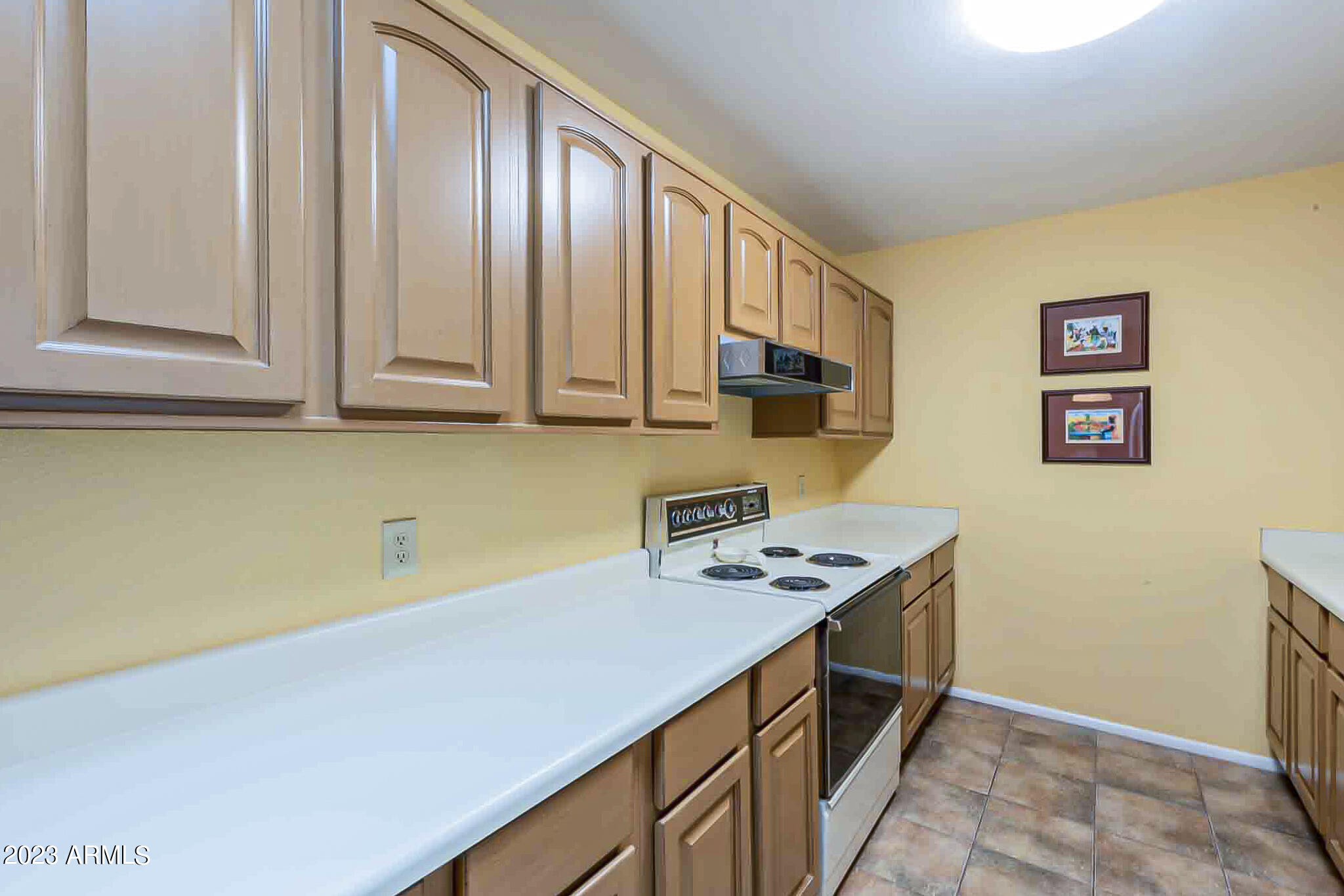 14300 West Bell Road, Unit 52 Surprise, AZ 85374 - Photo 9 of 31 Kitchen