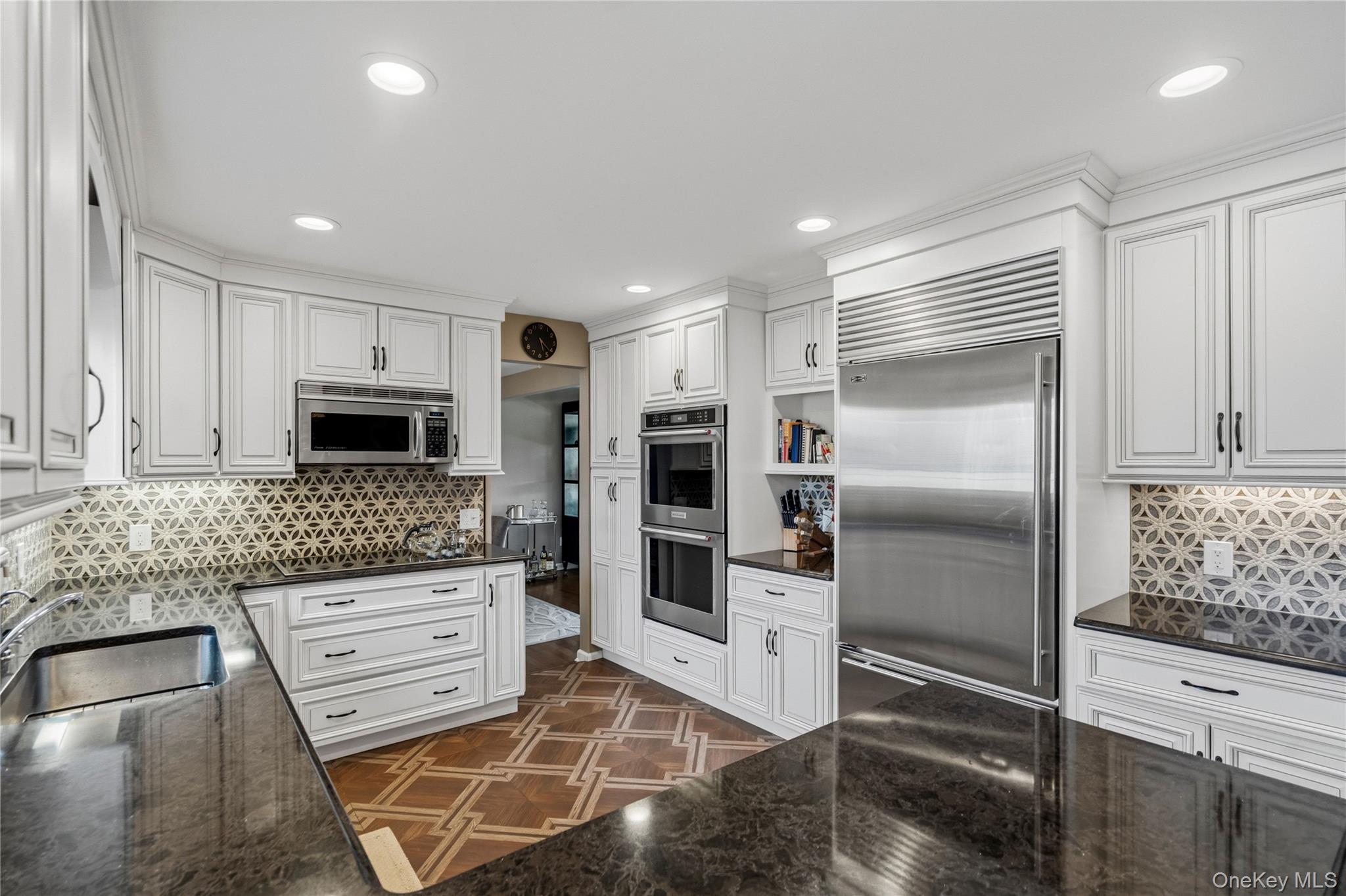 34 Admiral Road Massapequa, NY 11758 - Photo 12 of 32