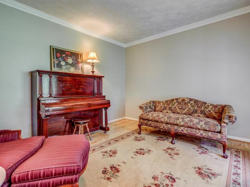 6008 2 Ford Road Roanoke, VA 24018 - Photo 8 of 40 08-6008 2 Ford Rd 008