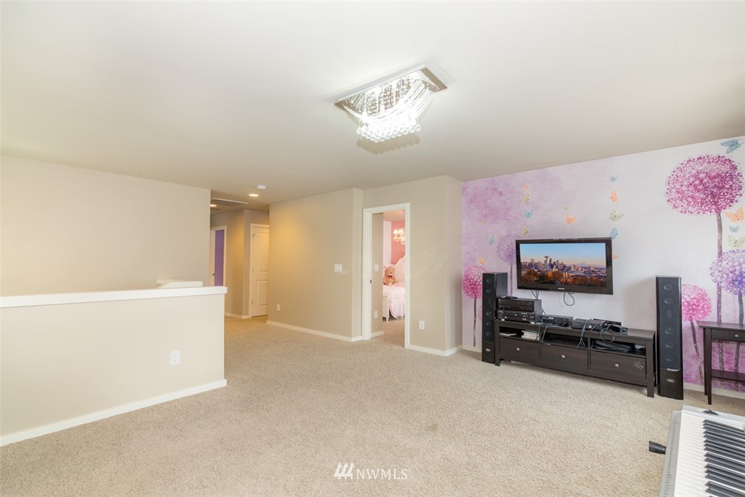 3741 Northeast 23rd Place Renton, WA 98056 - Photo 13 of 26 Gallery Image 13