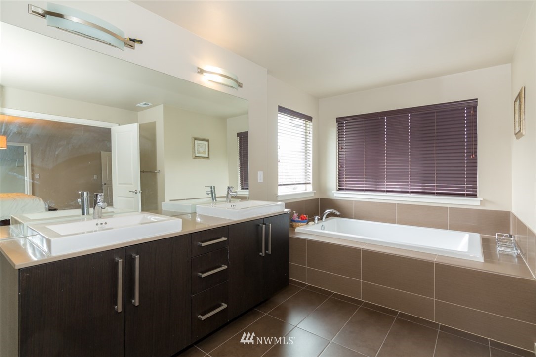 3741 Northeast 23rd Place Renton, WA 98056 - Photo 16 of 26 Gallery Image 16