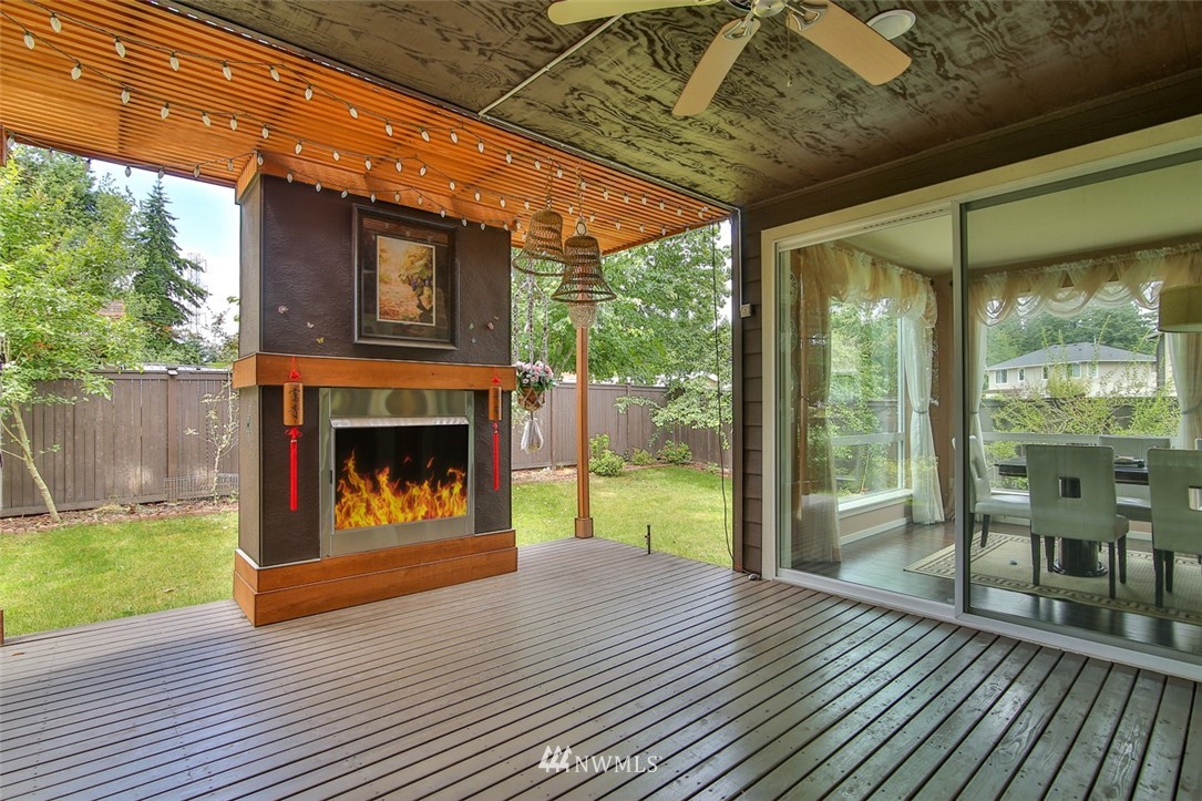 3741 Northeast 23rd Place Renton, WA 98056 - Photo 3 of 26 Gallery Image 3