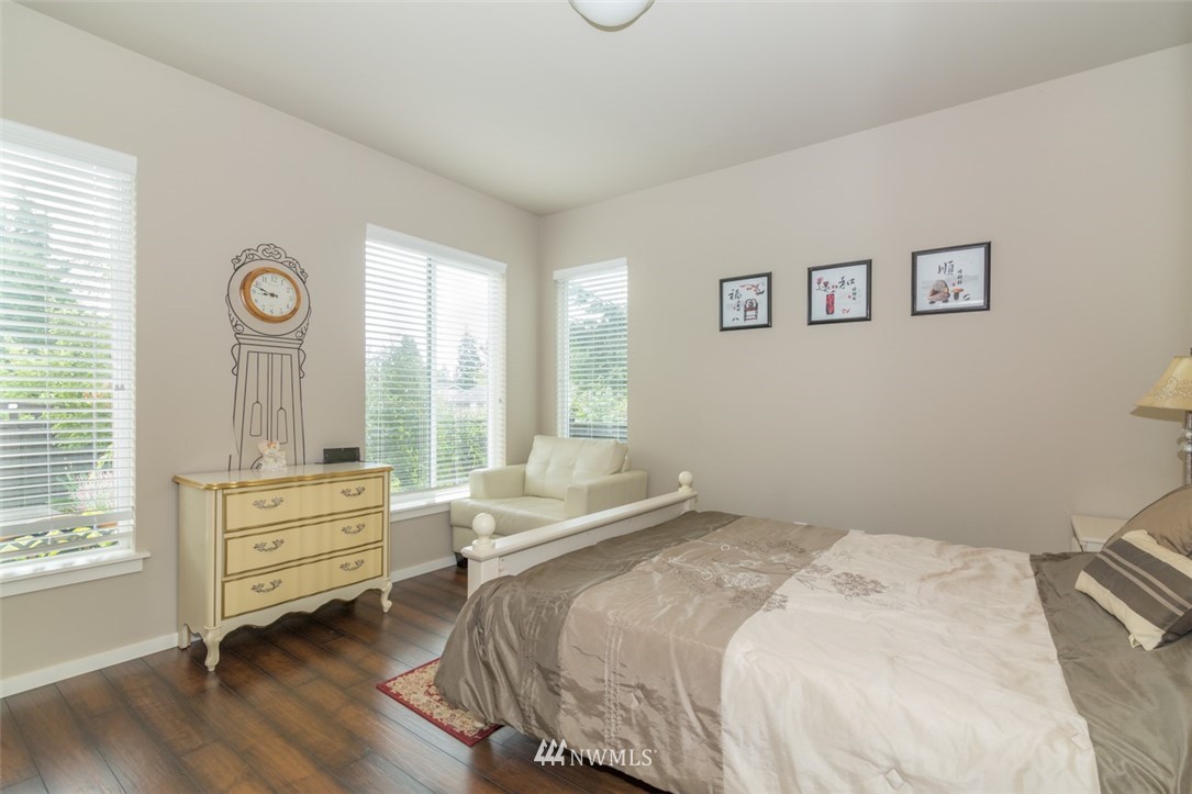 3741 Northeast 23rd Place Renton, WA 98056 - Photo 23 of 26 Gallery Image 23