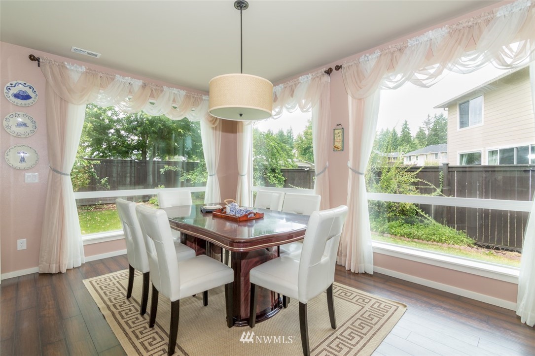3741 Northeast 23rd Place Renton, WA 98056 - Photo 4 of 26 Gallery Image 4