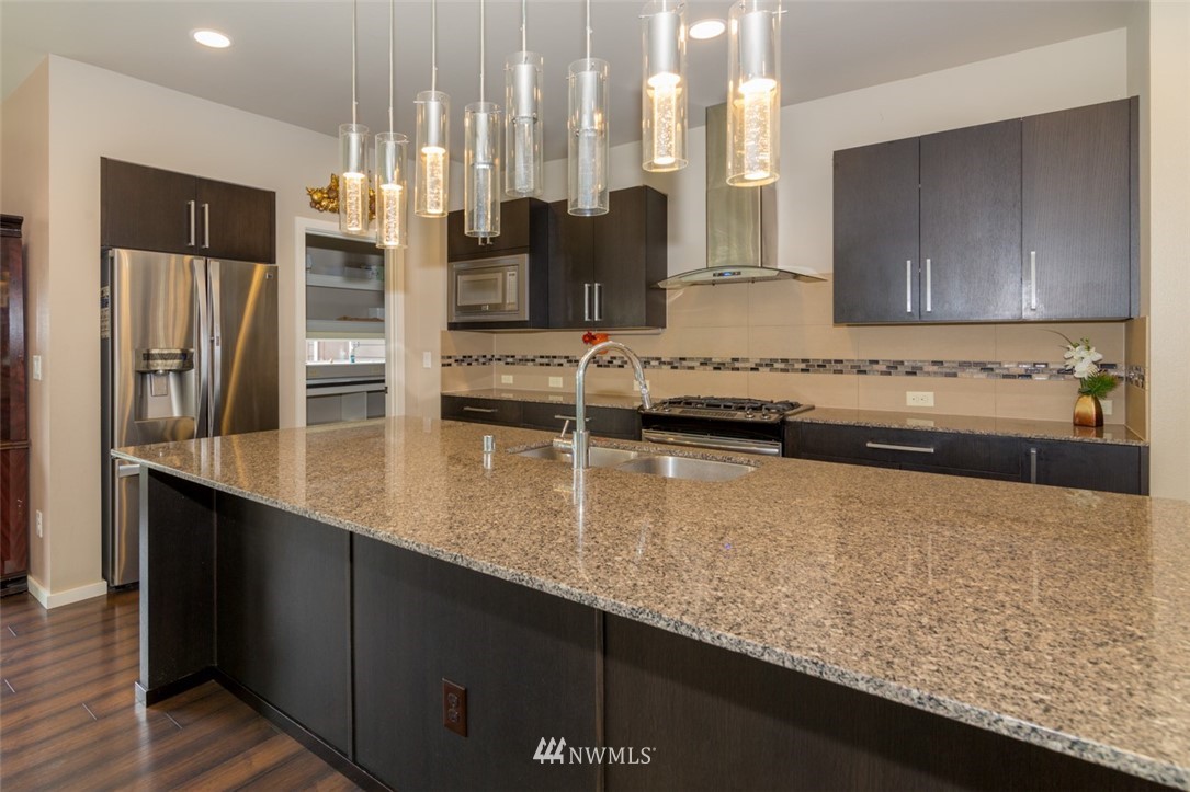 3741 Northeast 23rd Place Renton, WA 98056 - Photo 6 of 26 Gallery Image 6