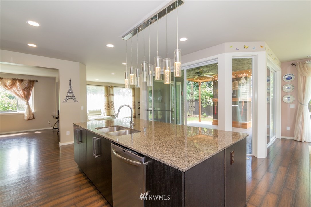 3741 Northeast 23rd Place Renton, WA 98056 - Photo 7 of 26 Gallery Image 7