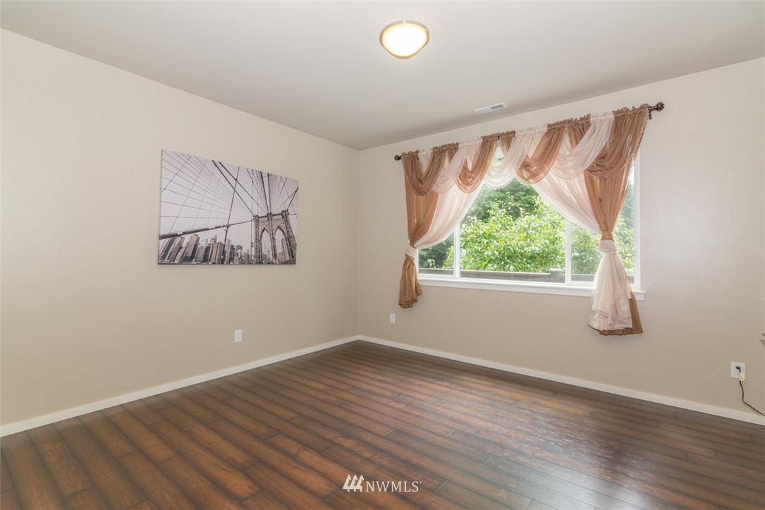 3741 Northeast 23rd Place Renton, WA 98056 - Photo 9 of 26 Gallery Image 9