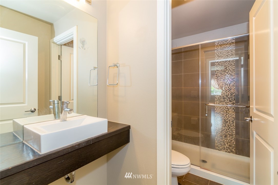 3741 Northeast 23rd Place Renton, WA 98056 - Photo 10 of 26 Gallery Image 10