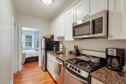 $3,200 | 130 Myrtle Street, Unit 2, Boston, MA 02114