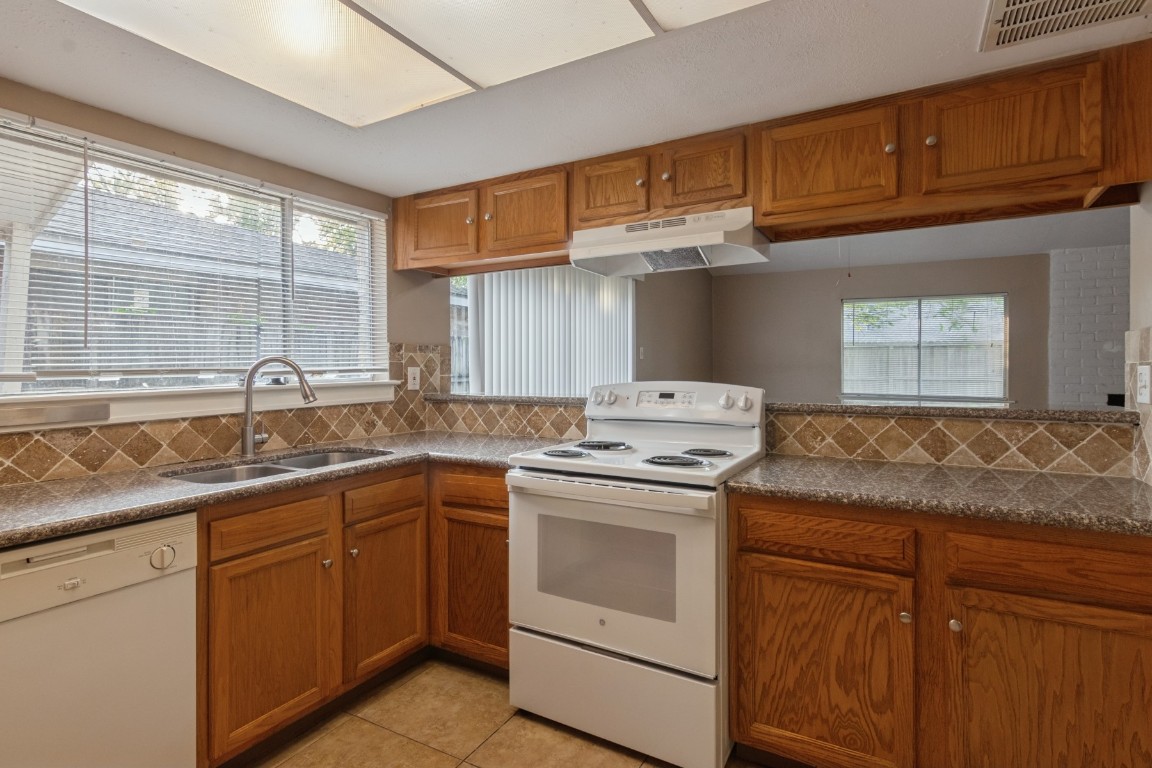 4425 Algernon Drive Spring, TX 77373 - Photo 10 of 22