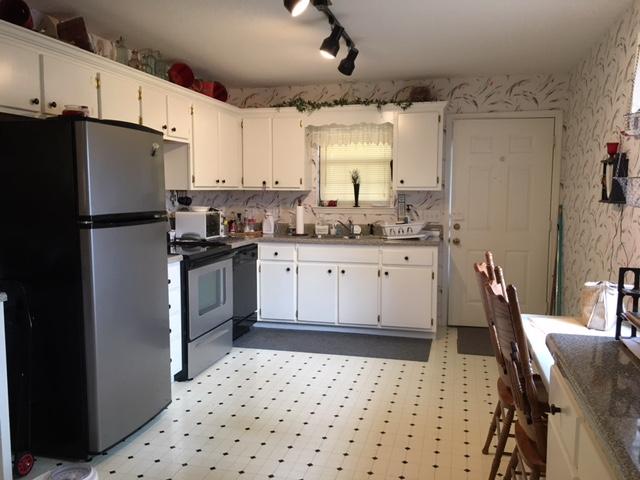 1105 Ridgewood Street Rossville, GA 30741 - Photo 3 of 16 1105 Ridgewood St-kitchen2