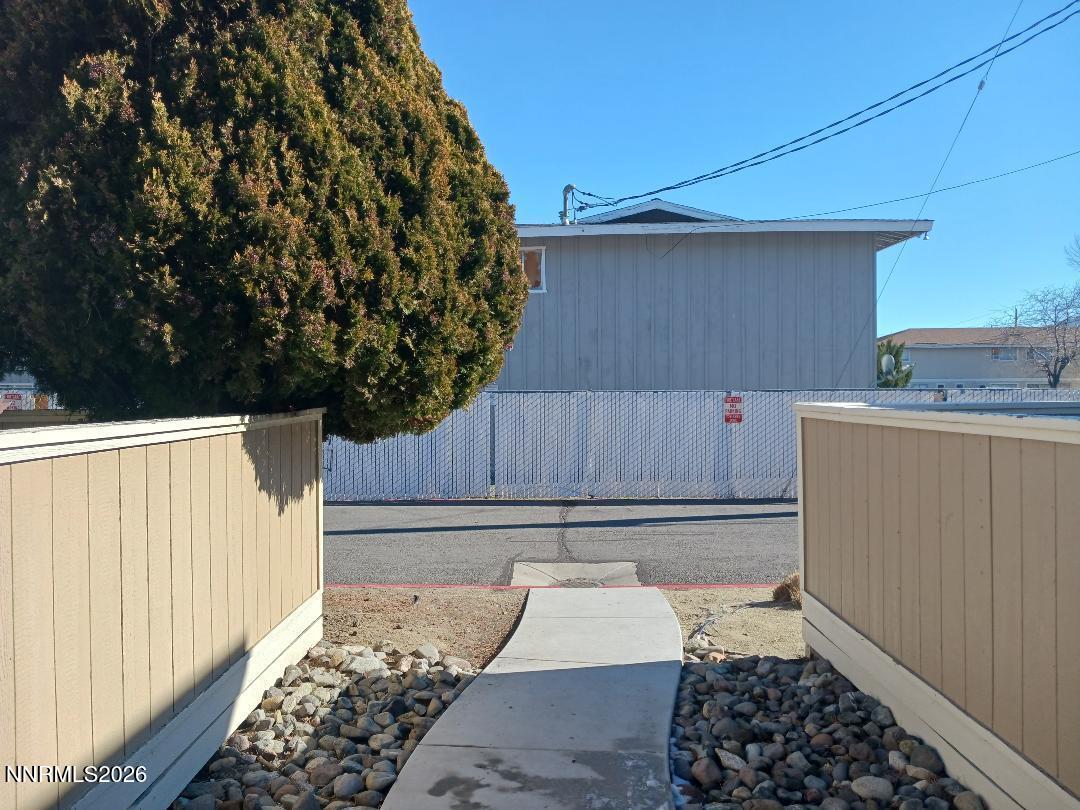 401 Allouette Way, Unit 7 Carson City, NV 89701 - Photo 22 of 27 Walkway 1