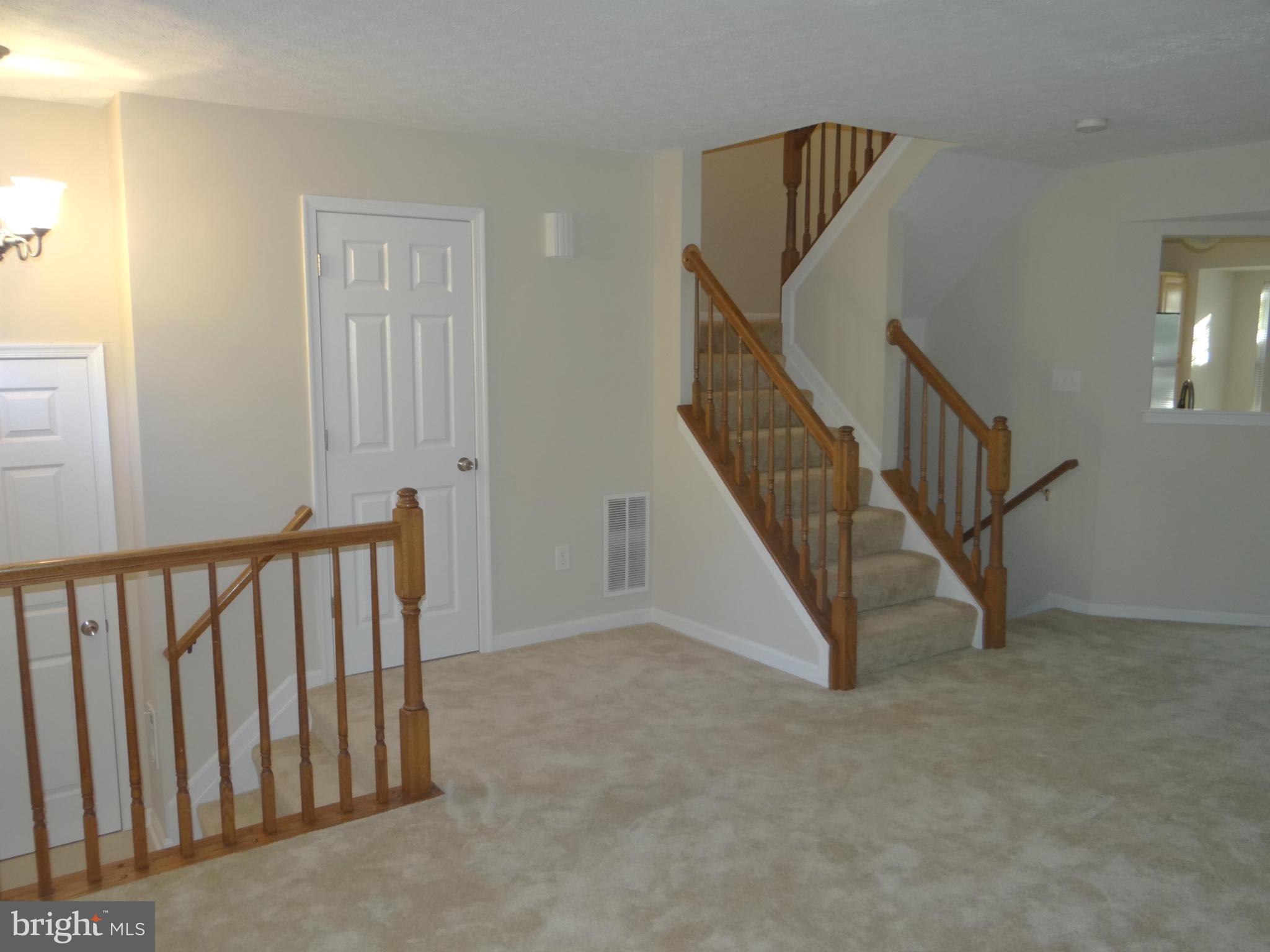 202 Windy Ridge Court Pasadena, MD 21122 - Photo 6 of 28 Living Room