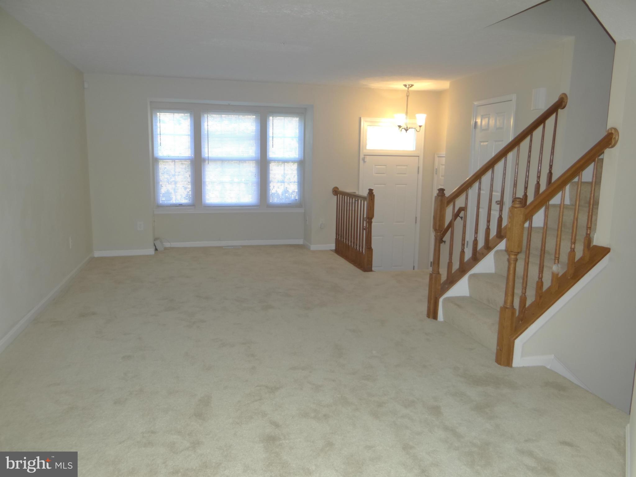 202 Windy Ridge Court Pasadena, MD 21122 - Photo 7 of 28 Living Room