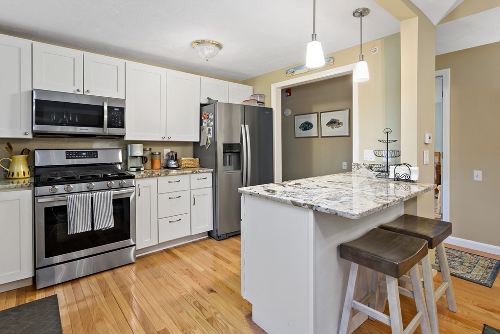 6 Friendship Court, Unit 90 Mashpee, MA 02649 - Photo 4 of 25