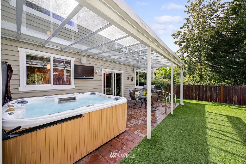 4928 Southwest Forney Street Seattle, WA 98116 - Photo 12 of 29 Gallery Image 12